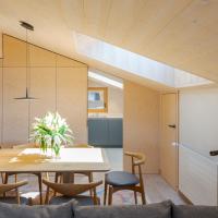 dining reverse